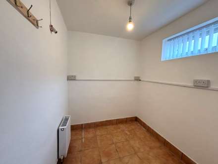 Medbourne Crescent, Southdene, Image 7
