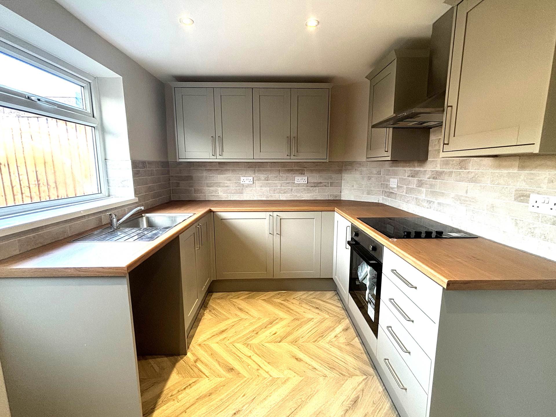 Maureen Walk, Fazakerley, Image 4