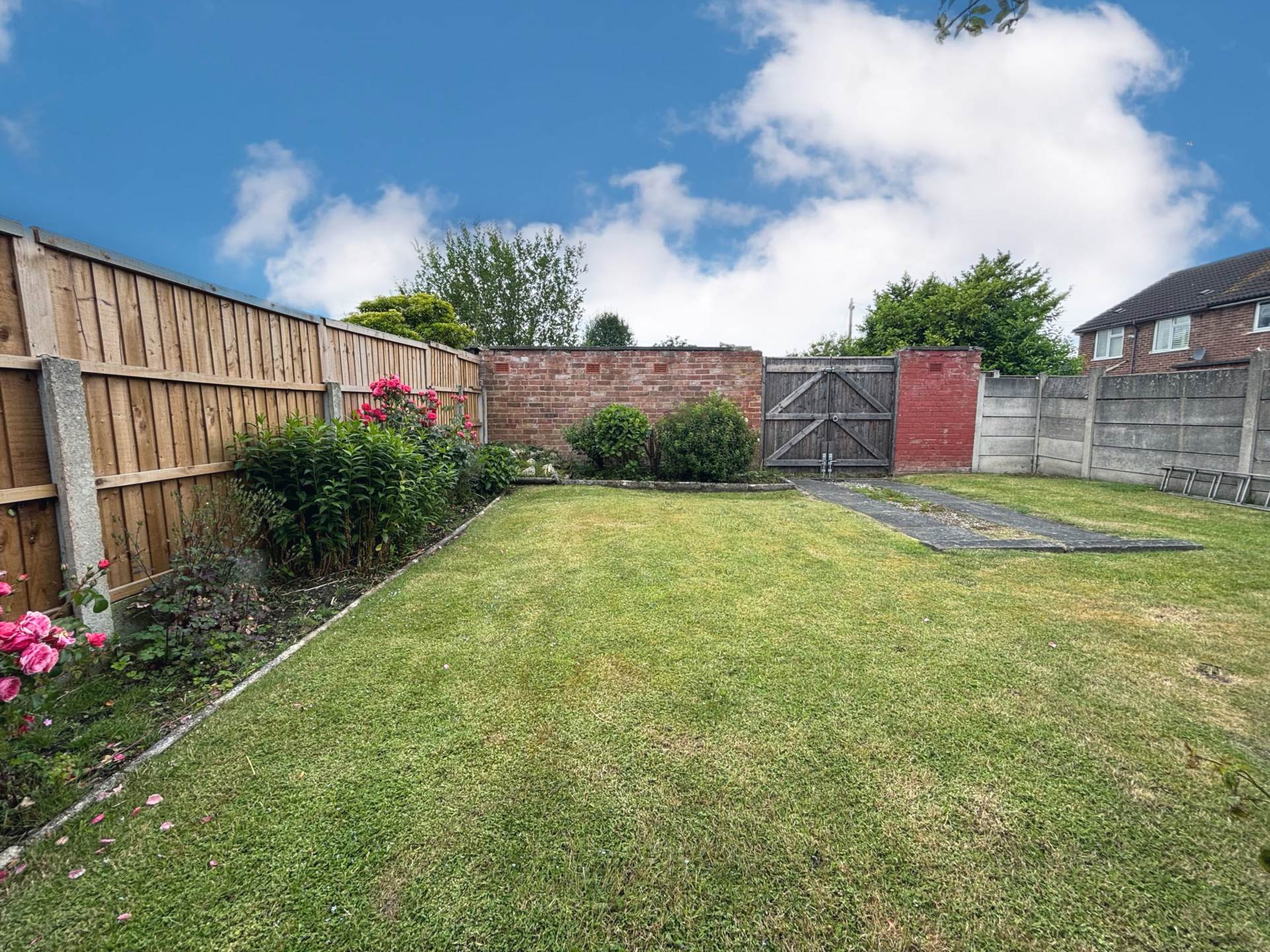 Roughdale Avenue, Southdene, Image 15