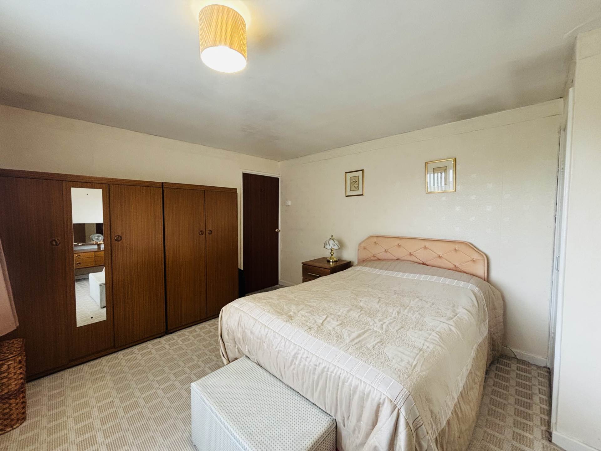 Roughdale Avenue, Southdene, Image 9