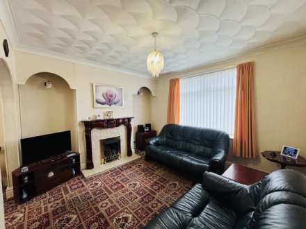 Roughdale Avenue, Southdene, Image 2