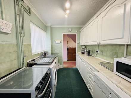 Roughdale Avenue, Southdene, Image 6