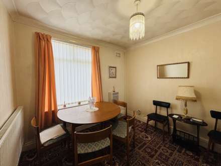 Roughdale Avenue, Southdene, Image 7