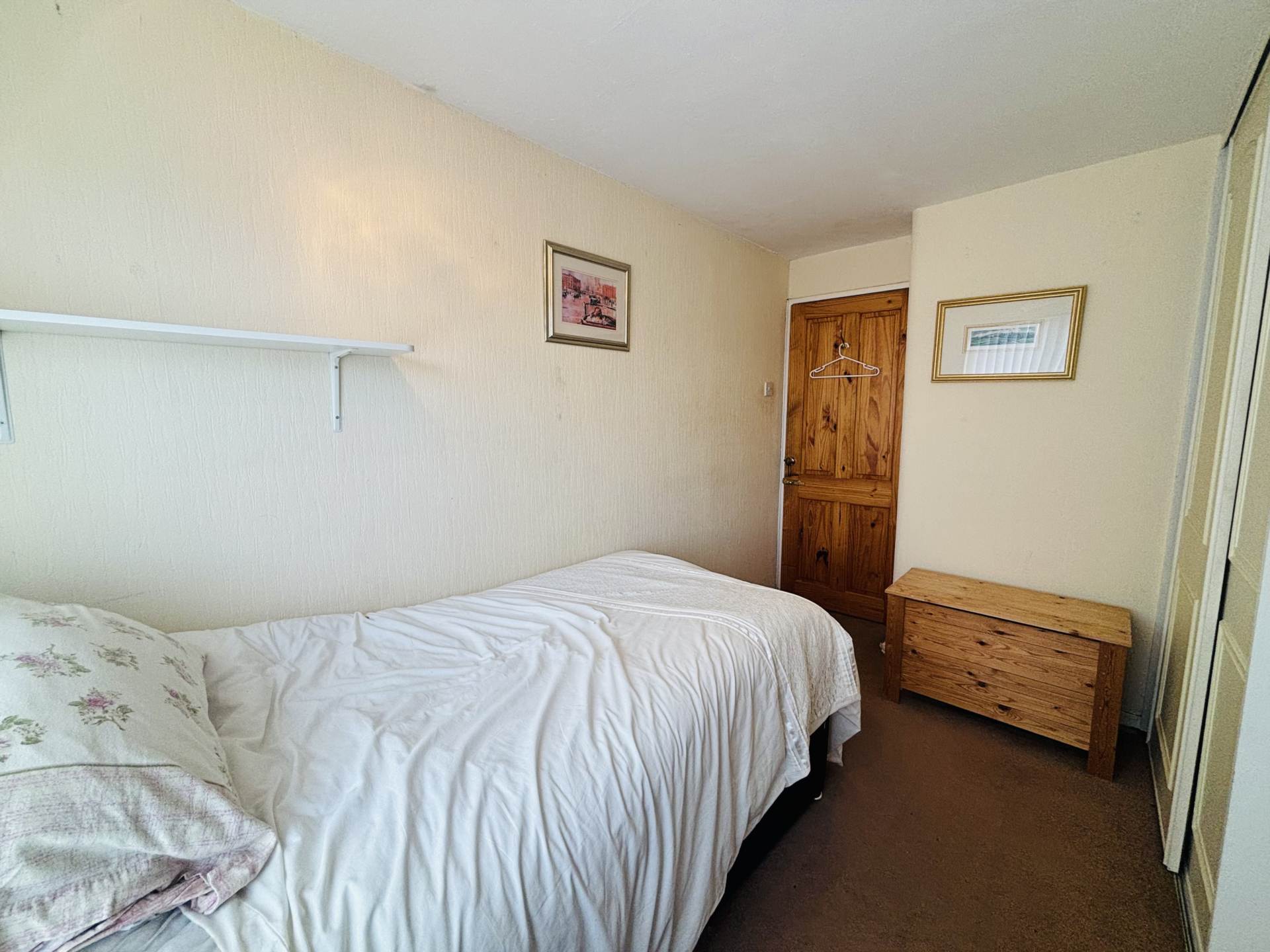 Mosslawn Road, Southdene, Image 11