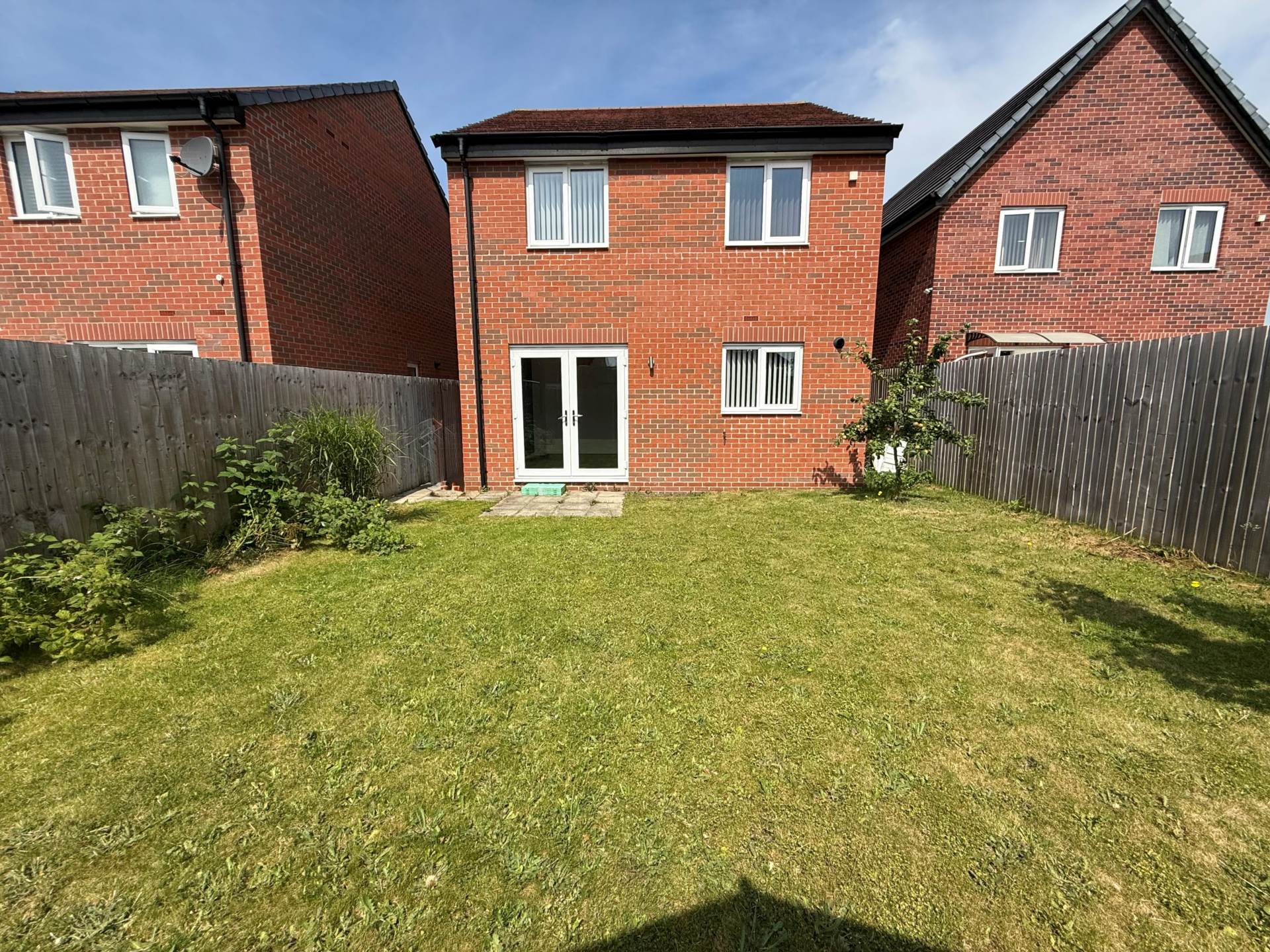 Sapling Crescent, Acornfields, Image 20