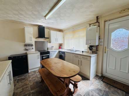Chadlow Road, Southdene, Image 11