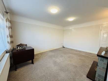 Hazel Avenue, Kirkby Row, Image 4