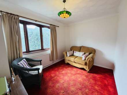Rushey Hey Road, Southdene, Image 7