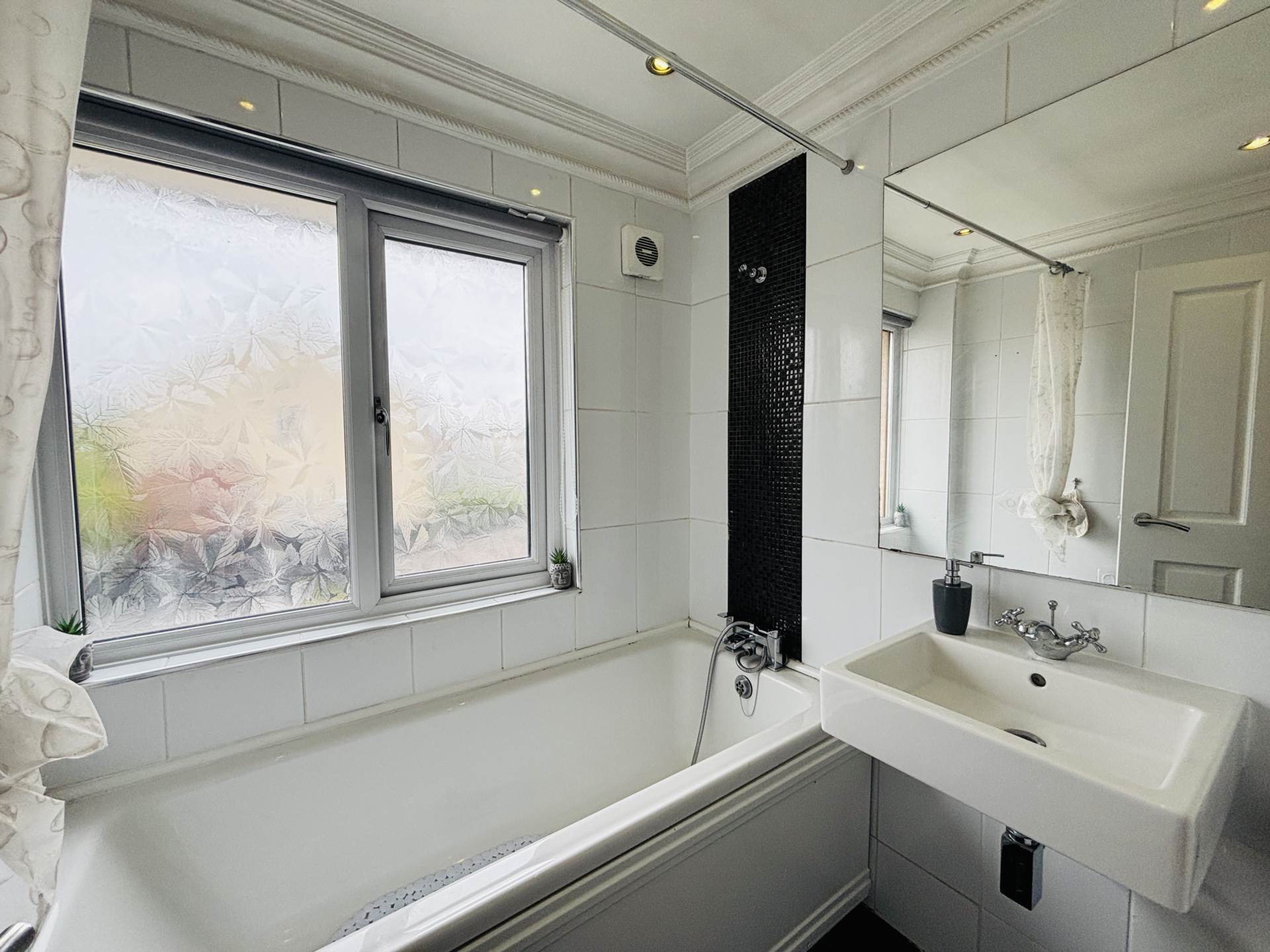 Shirdley Ave, Southdene, Image 22