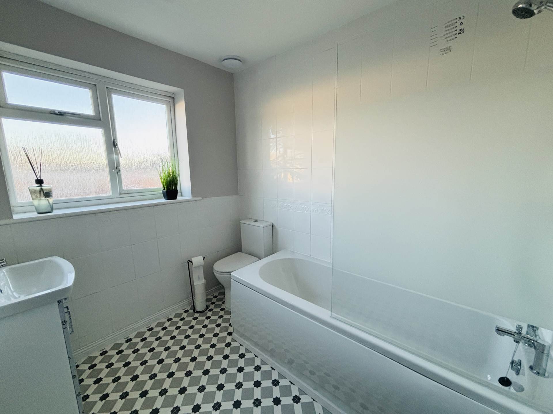 Minstead Avenue, Northwood, Image 20