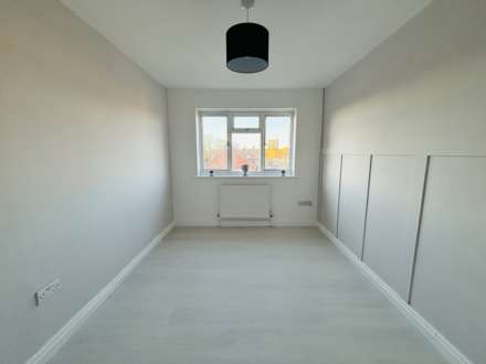 Minstead Avenue, Northwood, Image 12