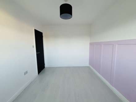 Minstead Avenue, Northwood, Image 16