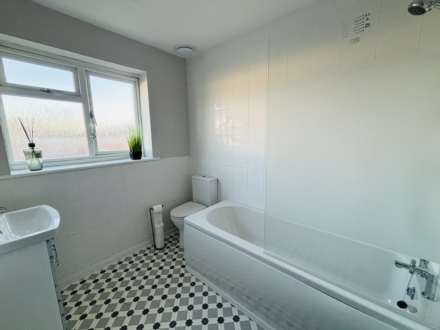 Minstead Avenue, Northwood, Image 20