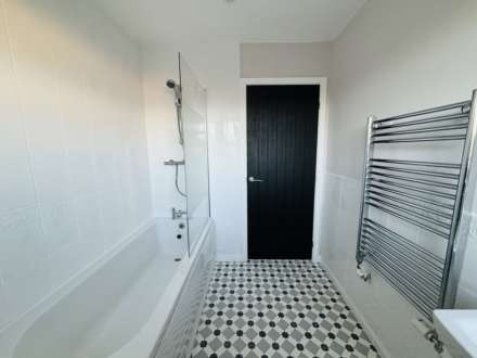 Minstead Avenue, Northwood, Image 21