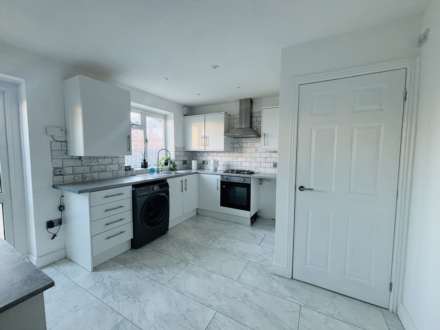 Minstead Avenue, Northwood, Image 7