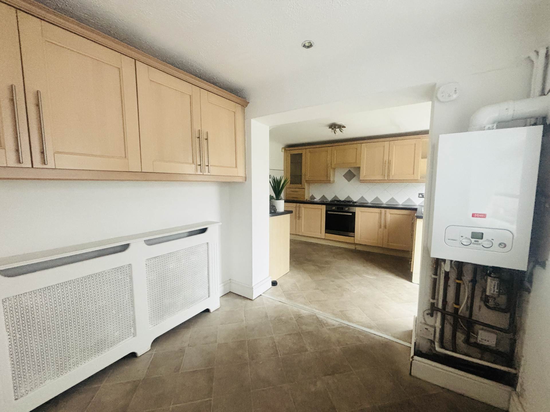 Cherryfield Drive, Southdene, Image 16