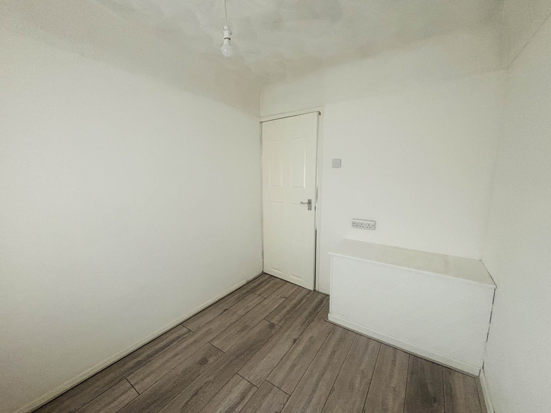 Cherryfield Drive, Southdene, Image 21