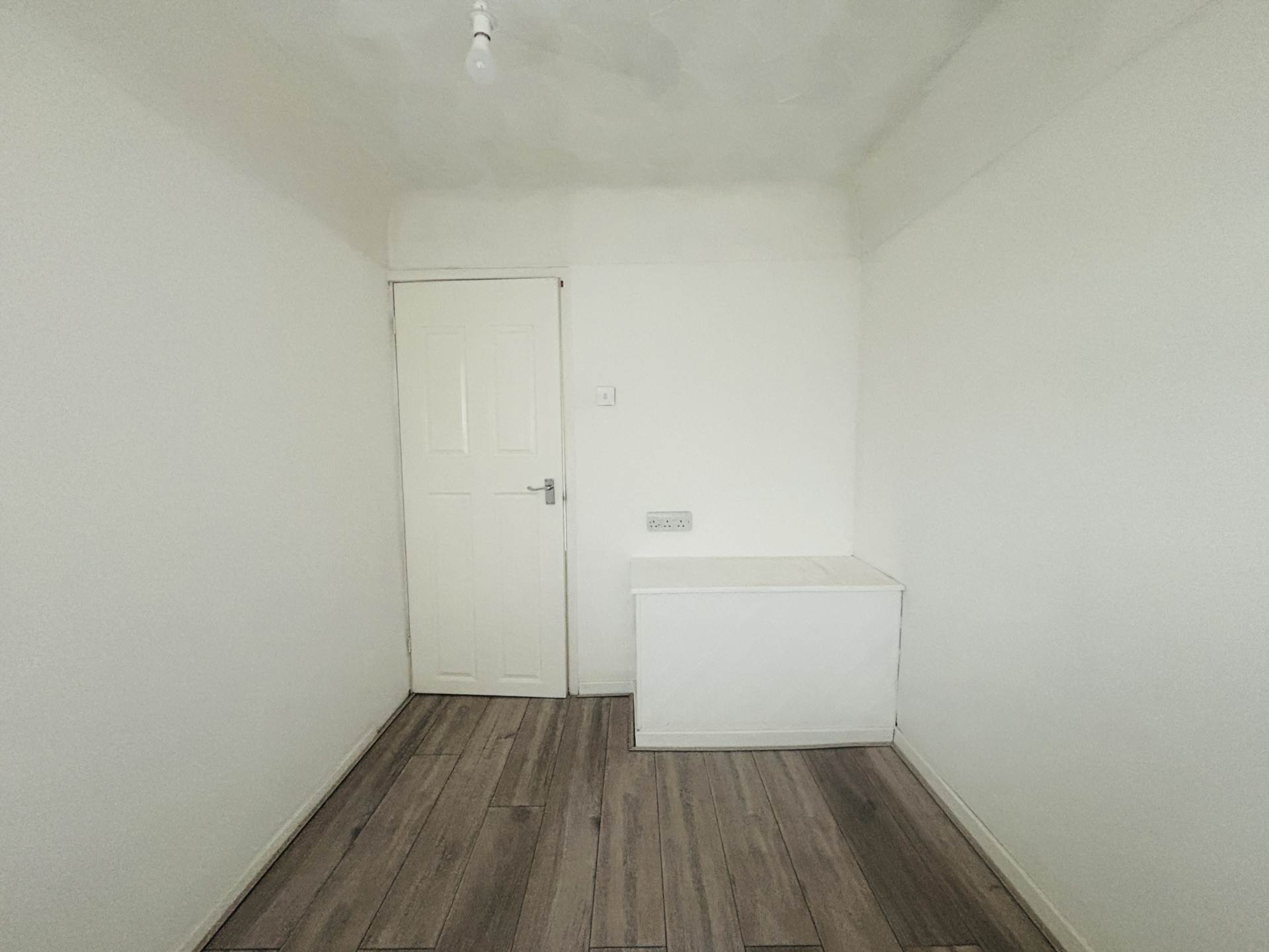 Cherryfield Drive, Southdene, Image 22