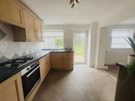 Cherryfield Drive, Southdene, Image 12