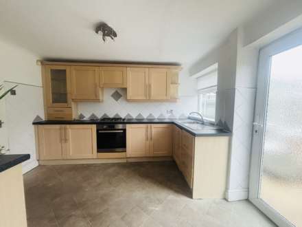 Cherryfield Drive, Southdene, Image 13