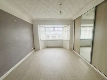 Cherryfield Drive, Southdene, Image 18