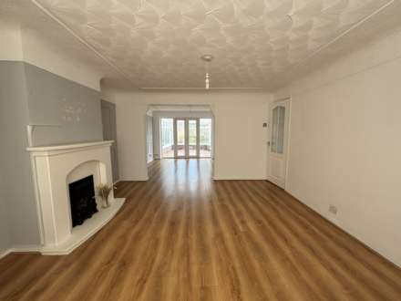 Cherryfield Drive, Southdene, Image 6