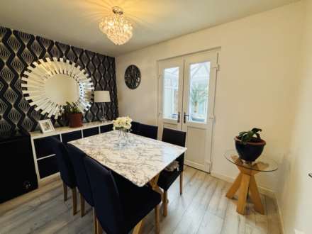 Wellfield Avenue, Southdene, Image 3