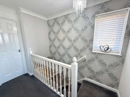 Meadowbarn Close, Southdene, Image 16