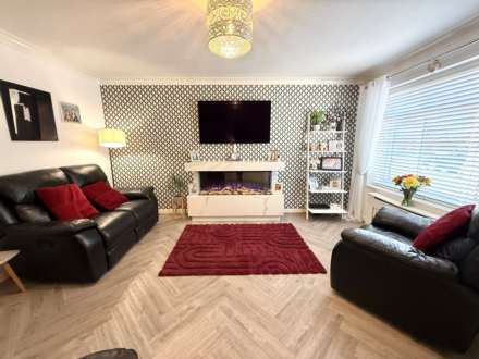 Meadowbarn Close, Southdene, Image 2