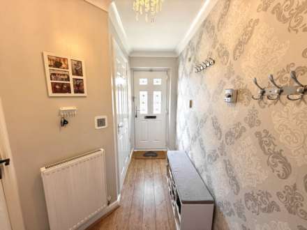 Meadowbarn Close, Southdene, Image 5
