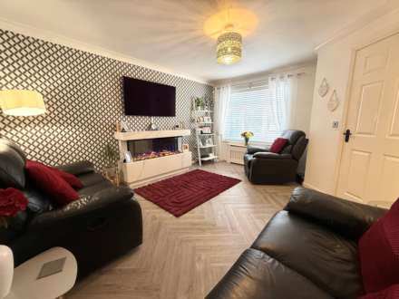 Meadowbarn Close, Southdene, Image 7