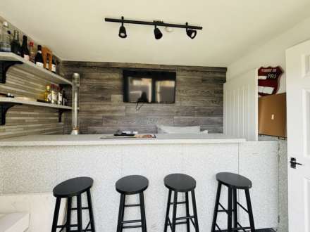 Roughwood Drive, Northwood, Image 15