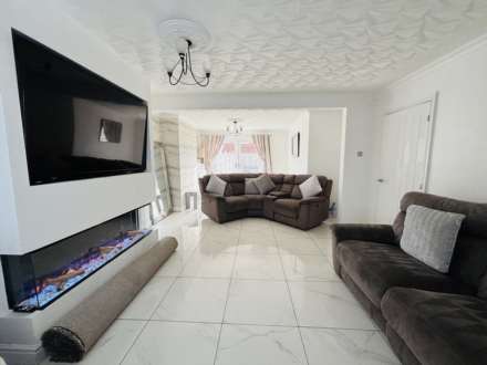 Roughwood Drive, Northwood, Image 3