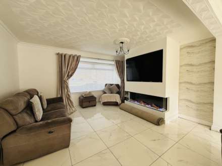 Roughwood Drive, Northwood, Image 6