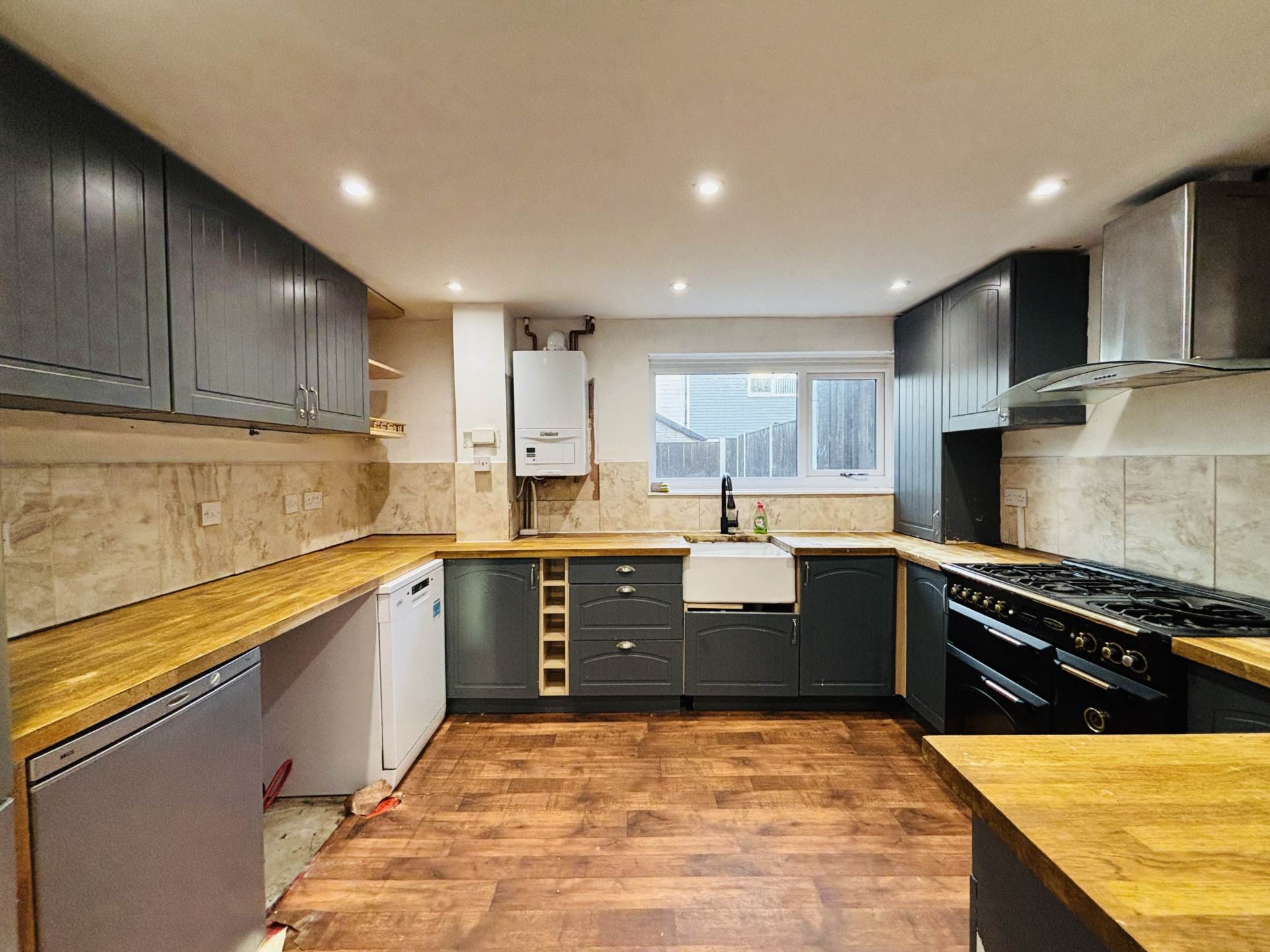 St Peters Close, Towerhill, Image 6