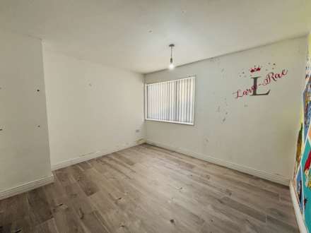 St Peters Close, Towerhill, Image 11