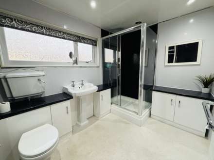 St Peters Close, Towerhill, Image 15