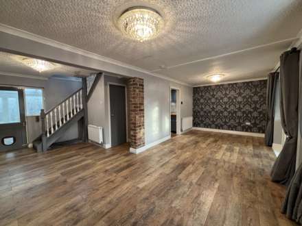 St Peters Close, Towerhill, Image 4