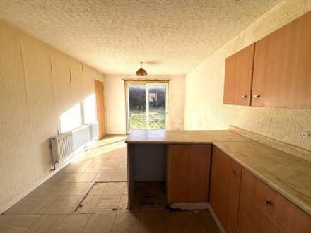 The Groves, Southdene, Image 4