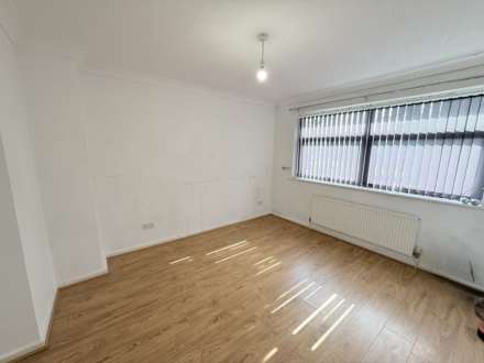 Spinney View, Spinney Woods, Image 8