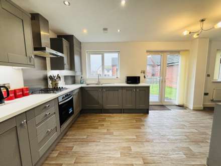 Hillpark Crecent, Mill Park, Image 13