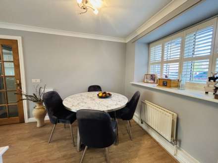 Glovers Court, North Park, Image 4