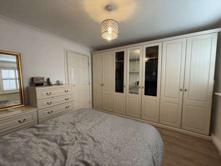 Glovers Court, North Park, Image 8