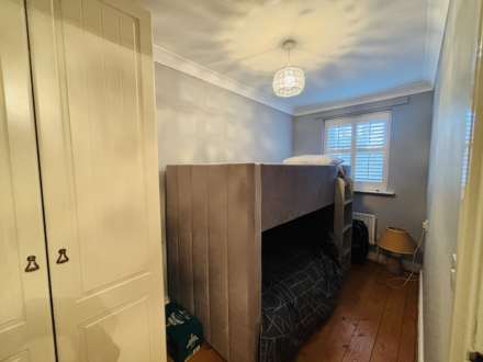 Glovers Court, North Park, Image 9