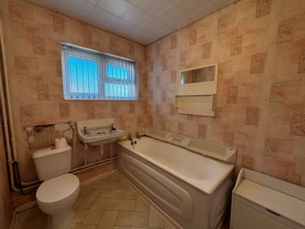 Millbrook Crescent, Old Hall Estate, Image 13