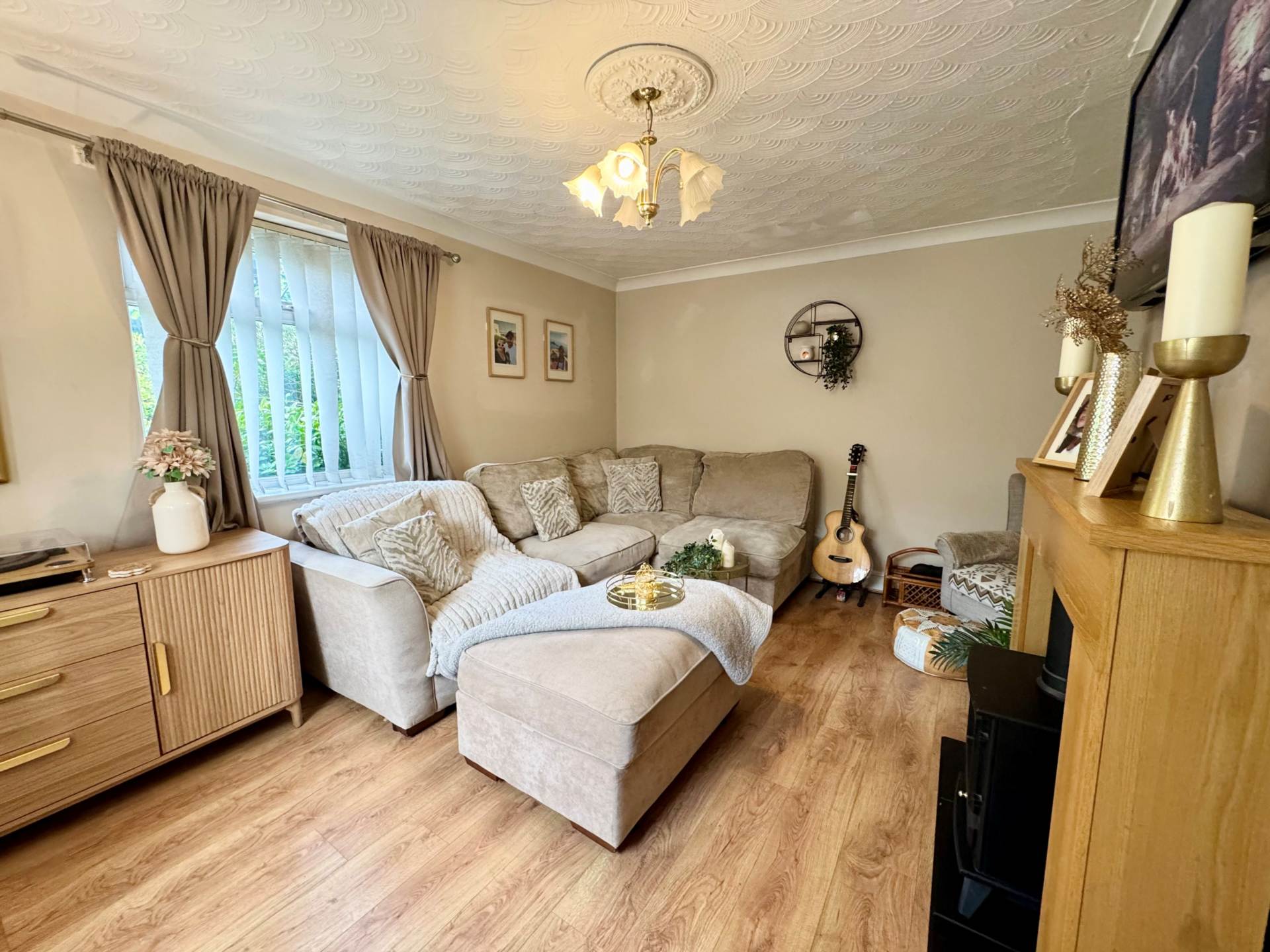 Edgefold Road, Southdene, Image 3