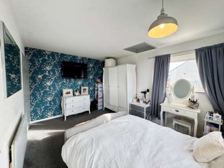 Edgefold Road, Southdene, Image 9