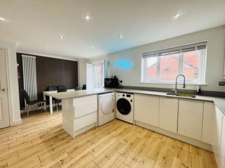 Brookward Court, Park Meadows, Image 12