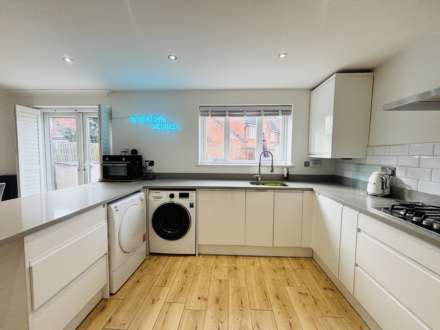 Brookward Court, Park Meadows, Image 4