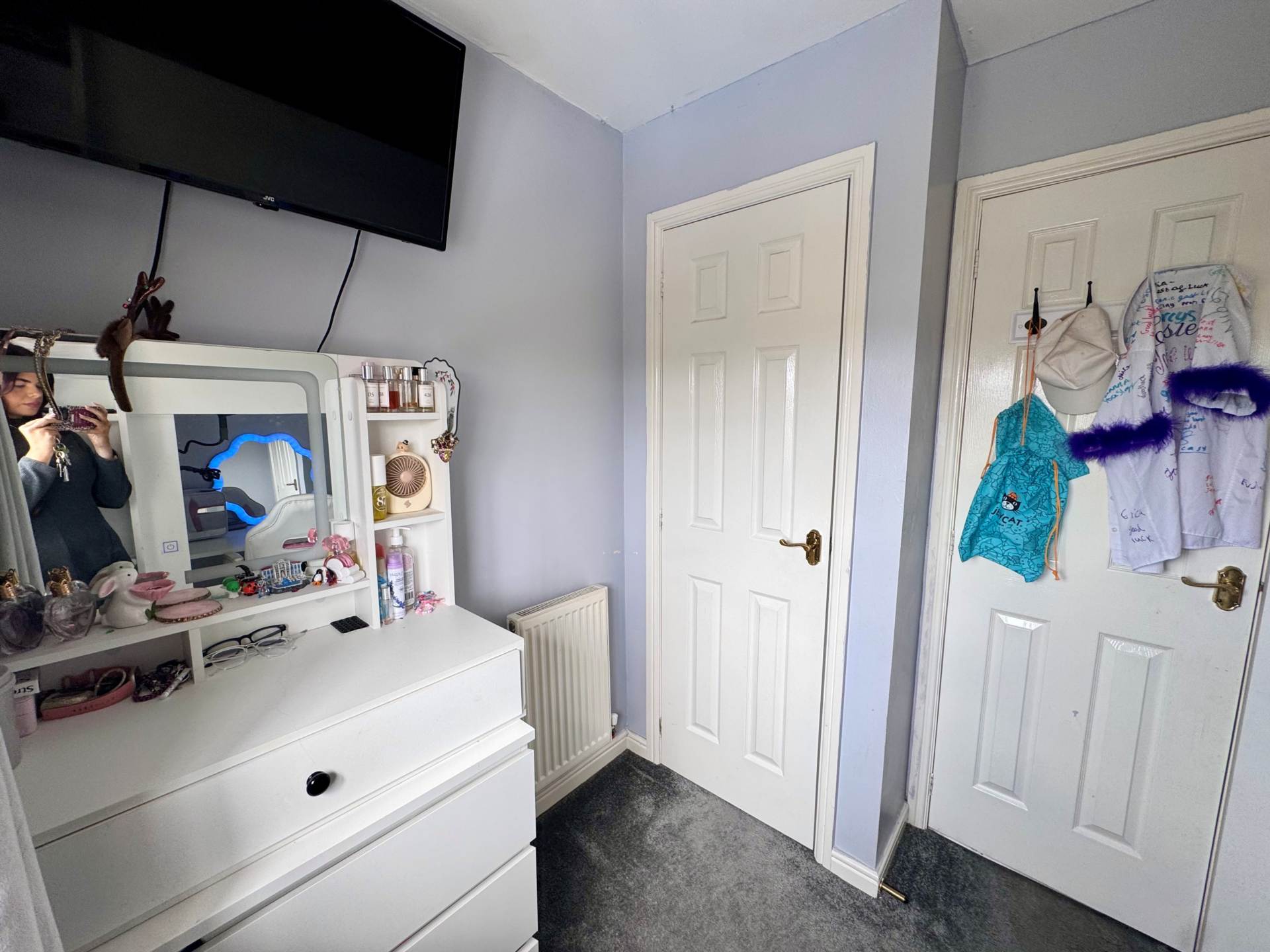 Meadowbarn Close, Southdene, Image 12